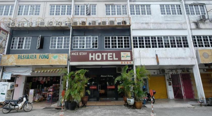 Oyo 1190 Nice Stay Hotel Raub Exterior foto
