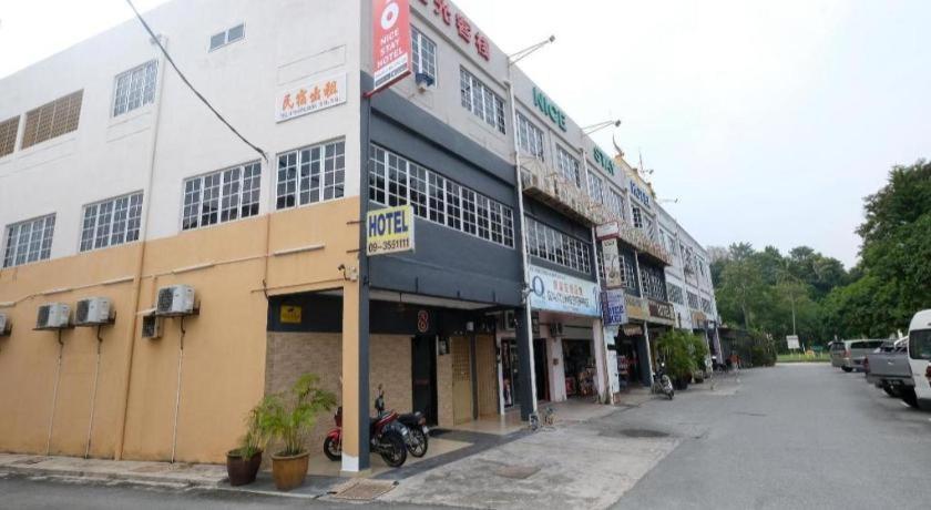 Oyo 1190 Nice Stay Hotel Raub Exterior foto